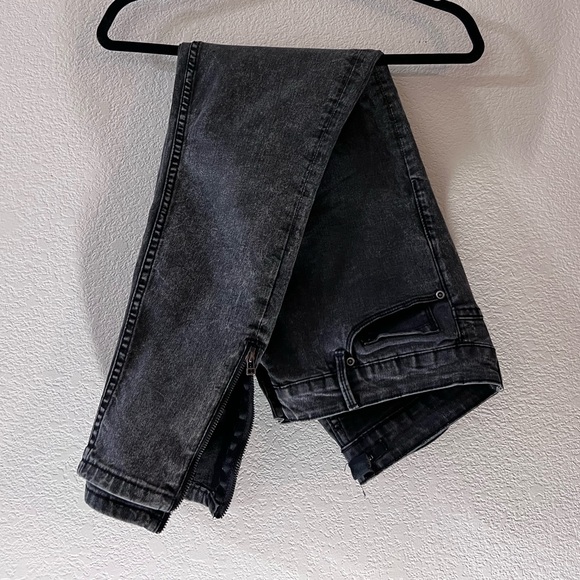 Acid Wash Black/Dark Grey Skinny Jeans - Forever 21 - Picture 1 of 3